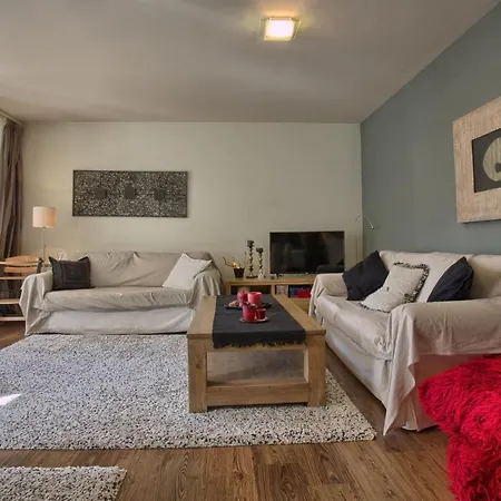 Apartament Royal Towers - 2bd Flat With Parking By Flat Mаnager *