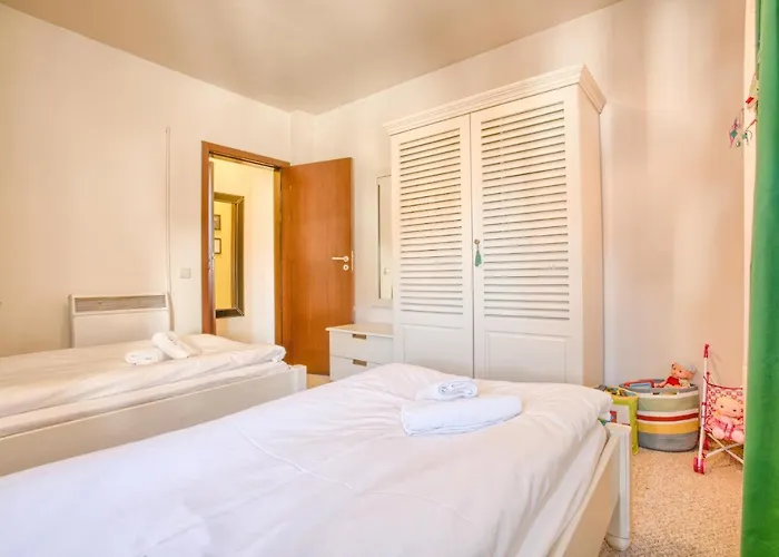 Appartement Royal Towers - 2bd Flat With Parking By Flat Mаnager